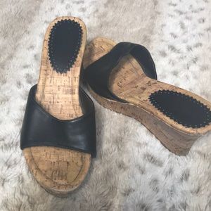 😎🥰3 for 20! Black/tan wedges